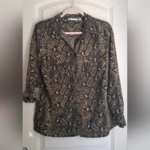 Rebecca malone womens sz small button up shirt green/black snake print bohemian - Picture 1 of 8